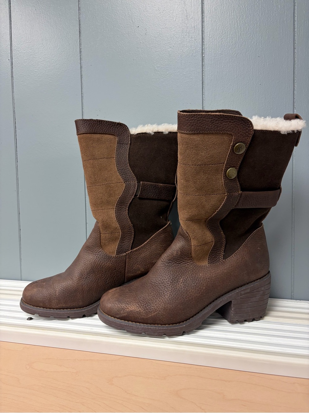 Women’s Emu Australia Brown Leather Mid-Calf Boots with Shearling Lining